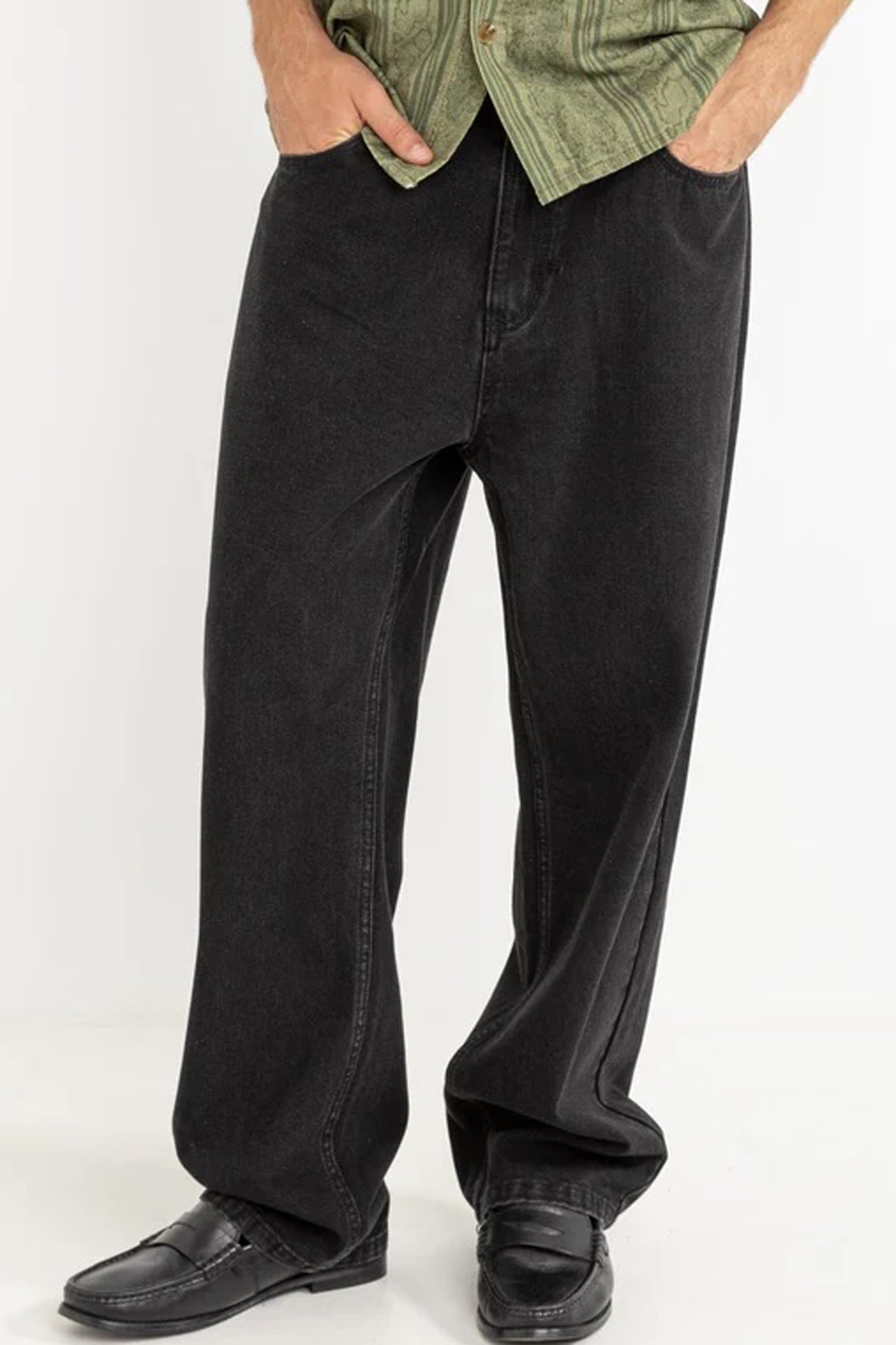 Essential Jean Worn Black - Image 2