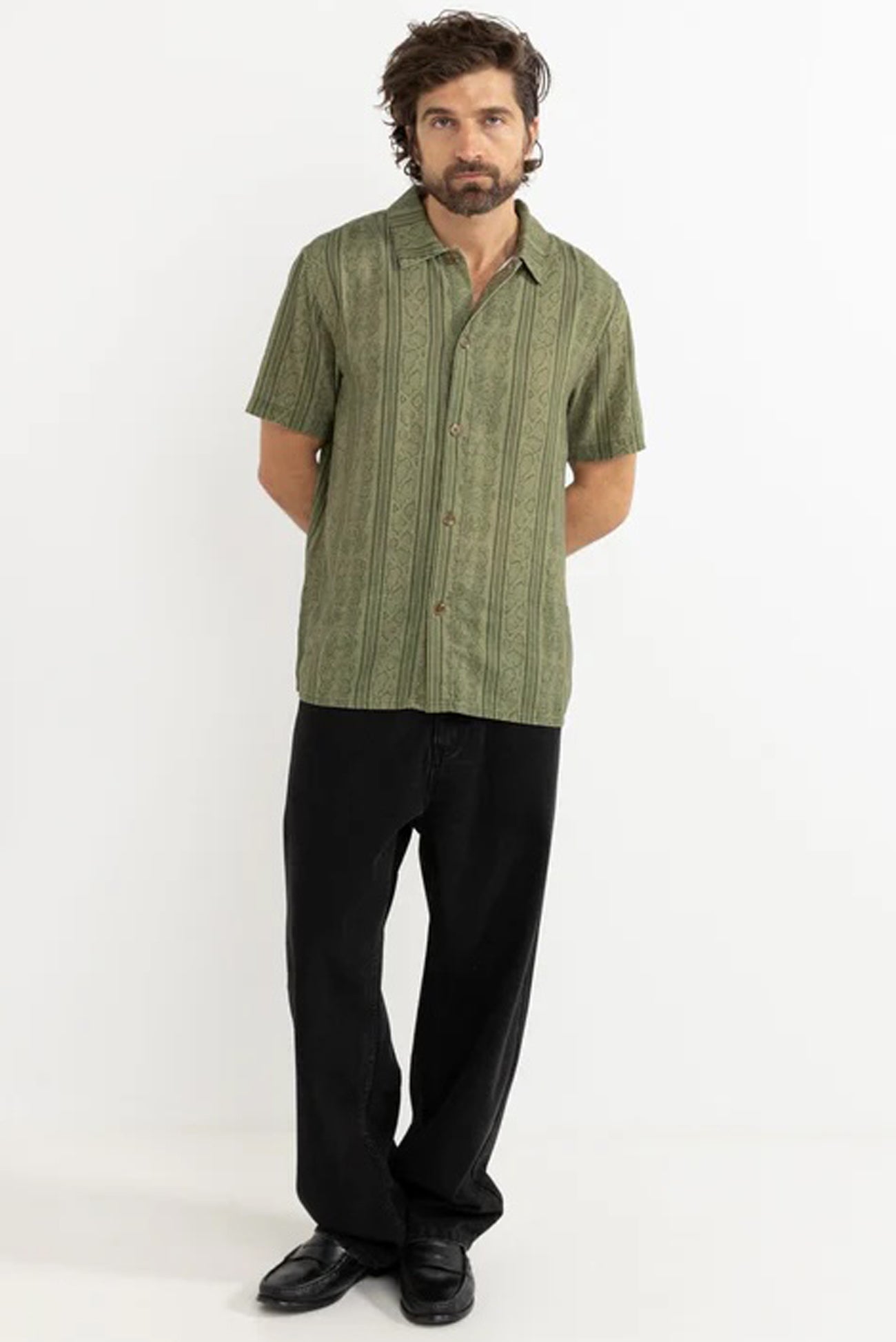 Essential Jean Worn Black