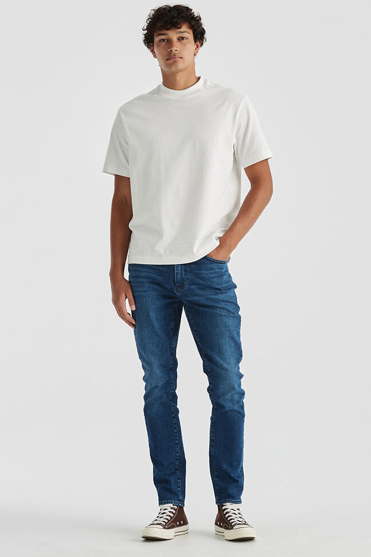 R2 Slim Jean Worn Indigo